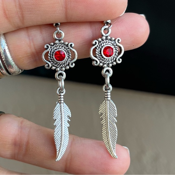 🔴 SALE ! red dot items are 2 for $25 . Bundle more than 3 and its $10 each 🙂 - Picture 8 of 9